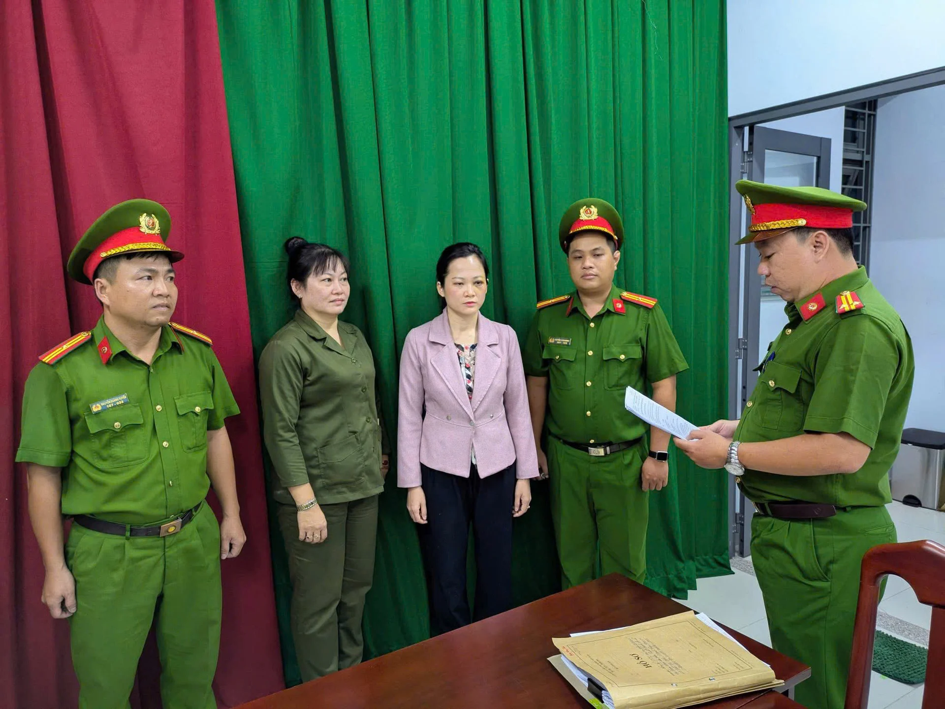 bắt giữ hình sự