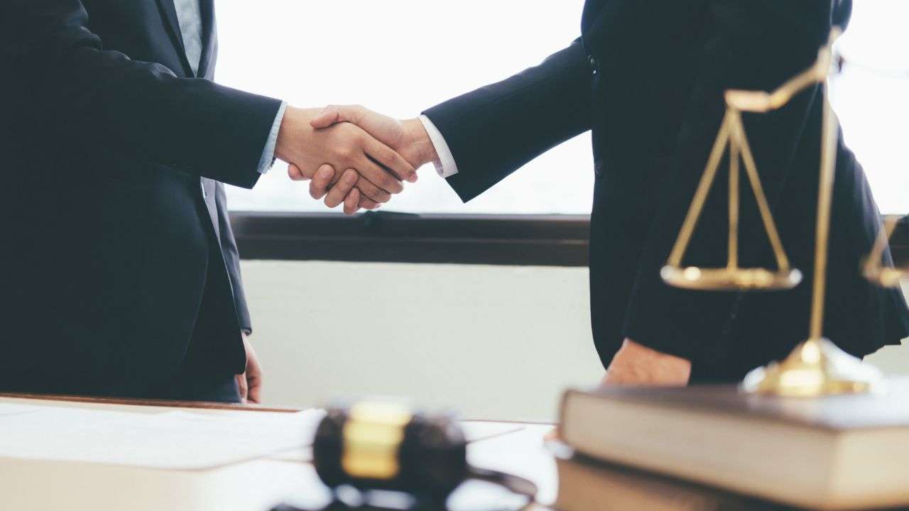 hợp đồng chuyển giao quyền thương mại Việt Nam 