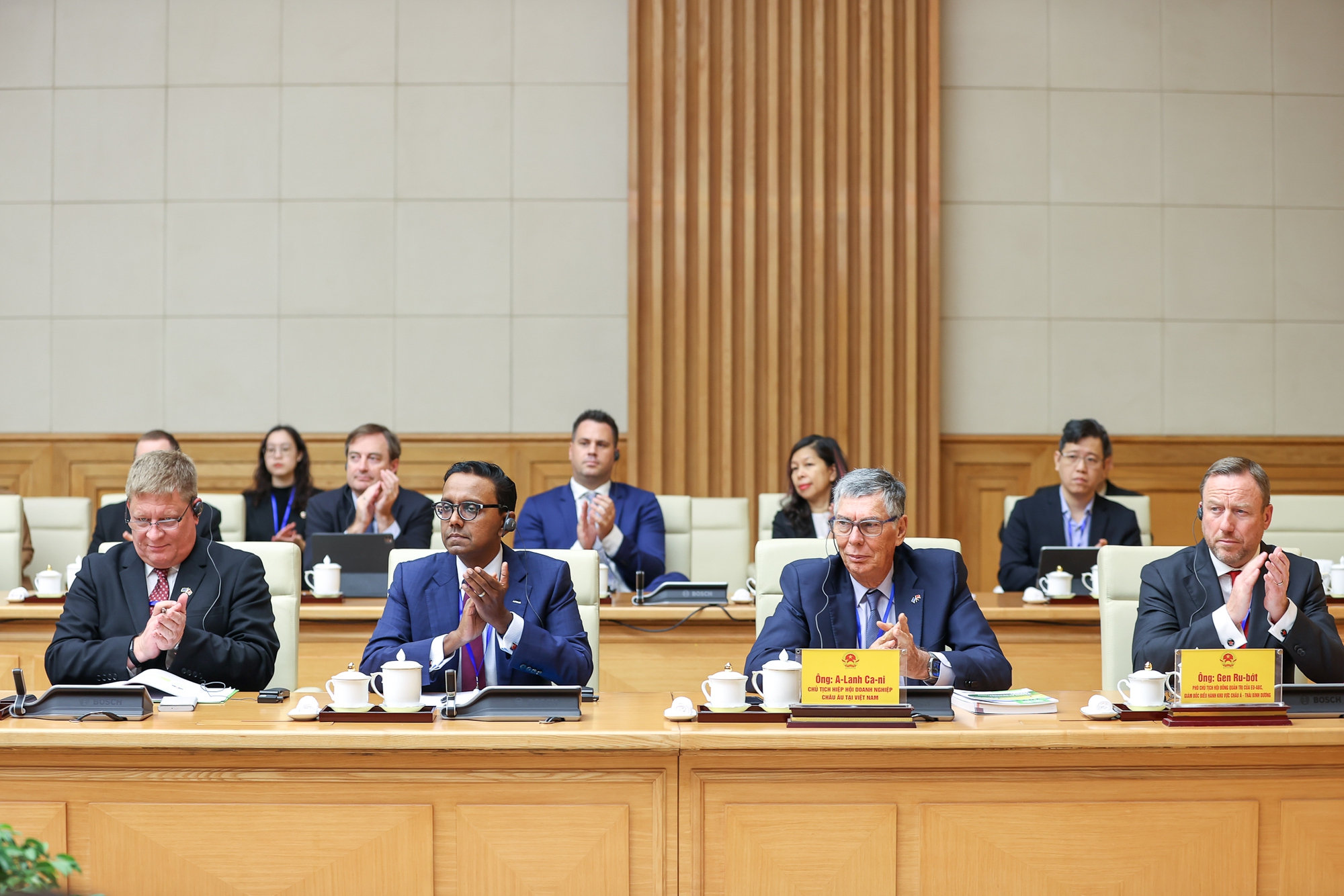 hợp đồng thương mại Việt Nam